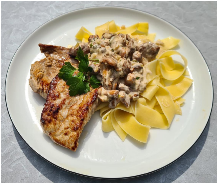 Pfifferlinge mit Kalbsschnitzel und Bandnudeln